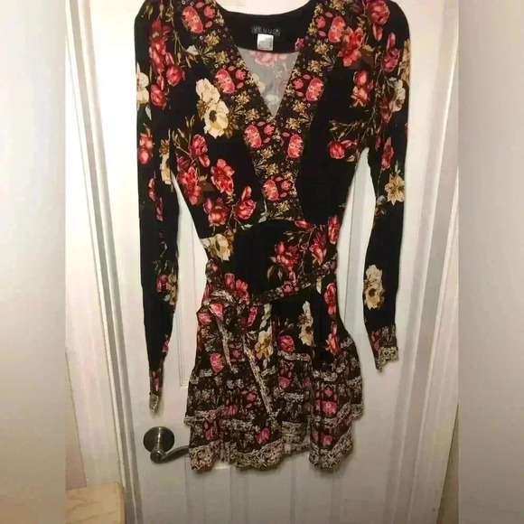 Venus floral printed peasant dress bohemian black red boho tiered autumn size 8 - Picture 3 of 16